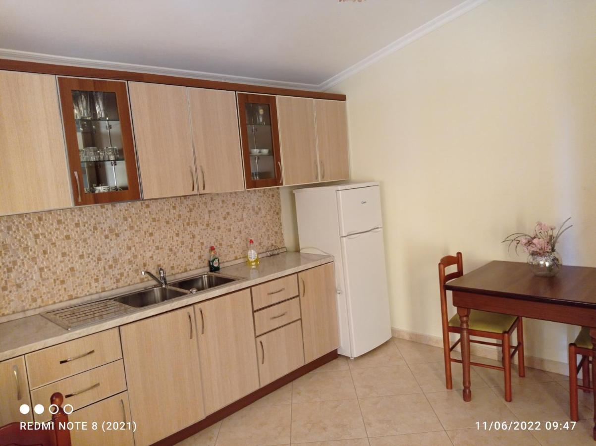Guesthouse Fatos Biti Divjake Extérieur photo